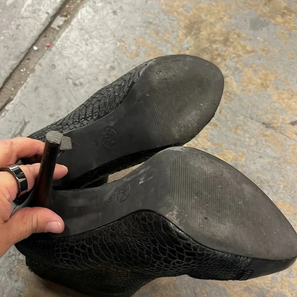 Michael Kors Stilletto Booties Leather Upper Snakeskin Embossed 9M ~4” Heel - Picture 6 of 6